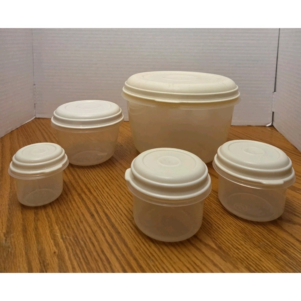 Vtg Rubbermaid Servin' Saver Round Storage Containers Almond Lids Lot Of 5